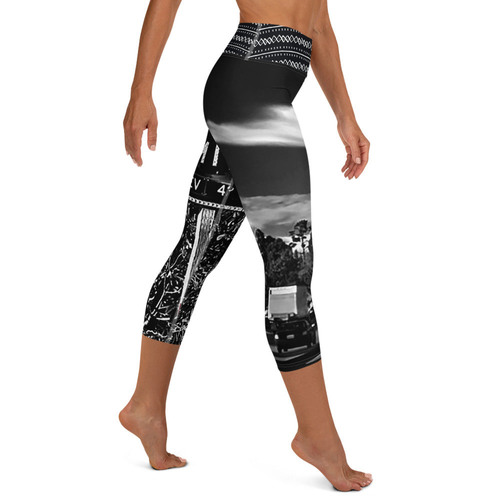 OAK City Limit Yoga Capri Leggings image 3