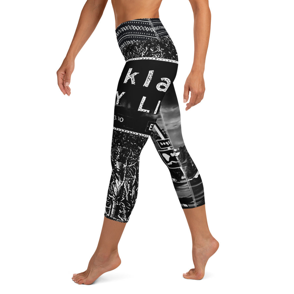 OAK City Limit Yoga Capri Leggings image 1